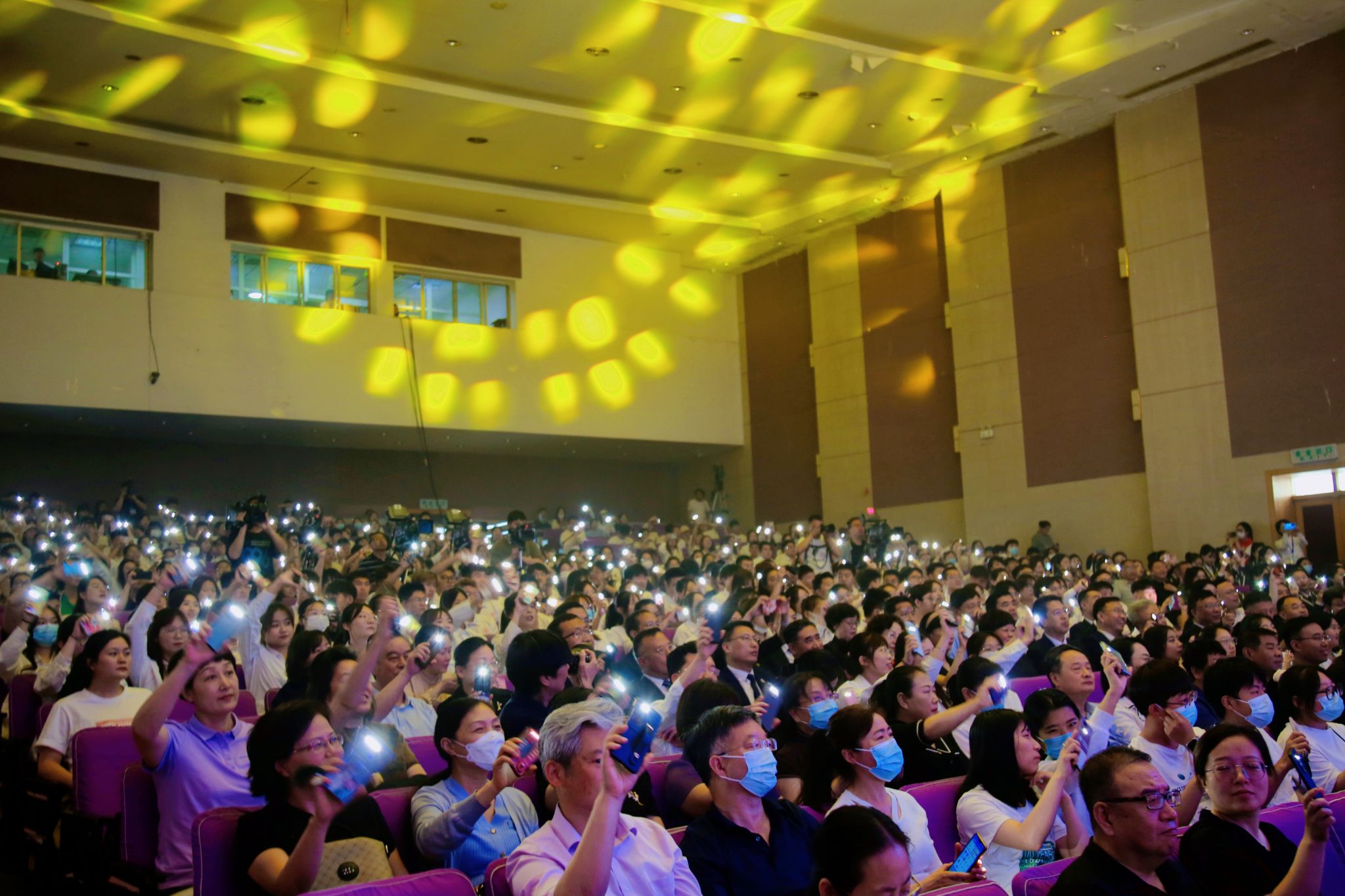 0b6a82e2b8556a978bfa0152ad123d4